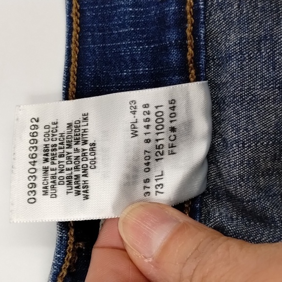 Levi's 512 perfectly slimming denim jeans, 28" inseam straight leg, size 14 - Picture 9 of 12